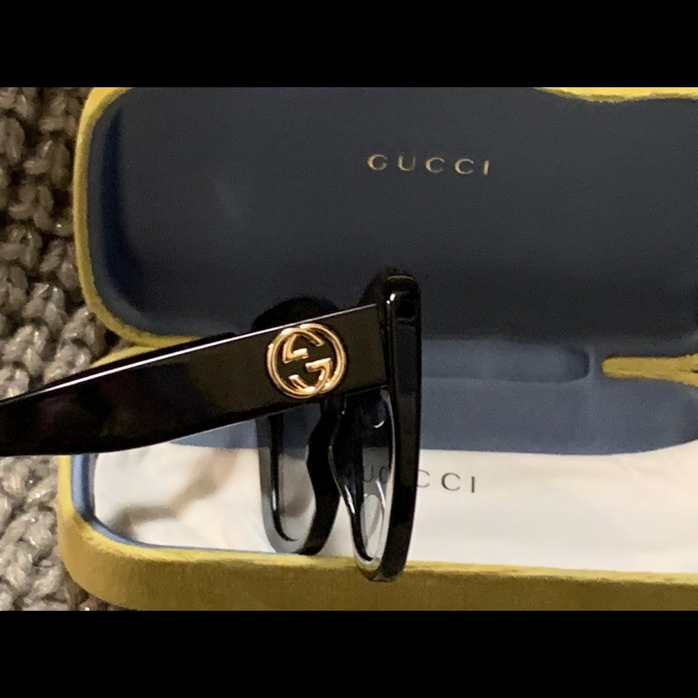 Gucci - Picture 2 of 7